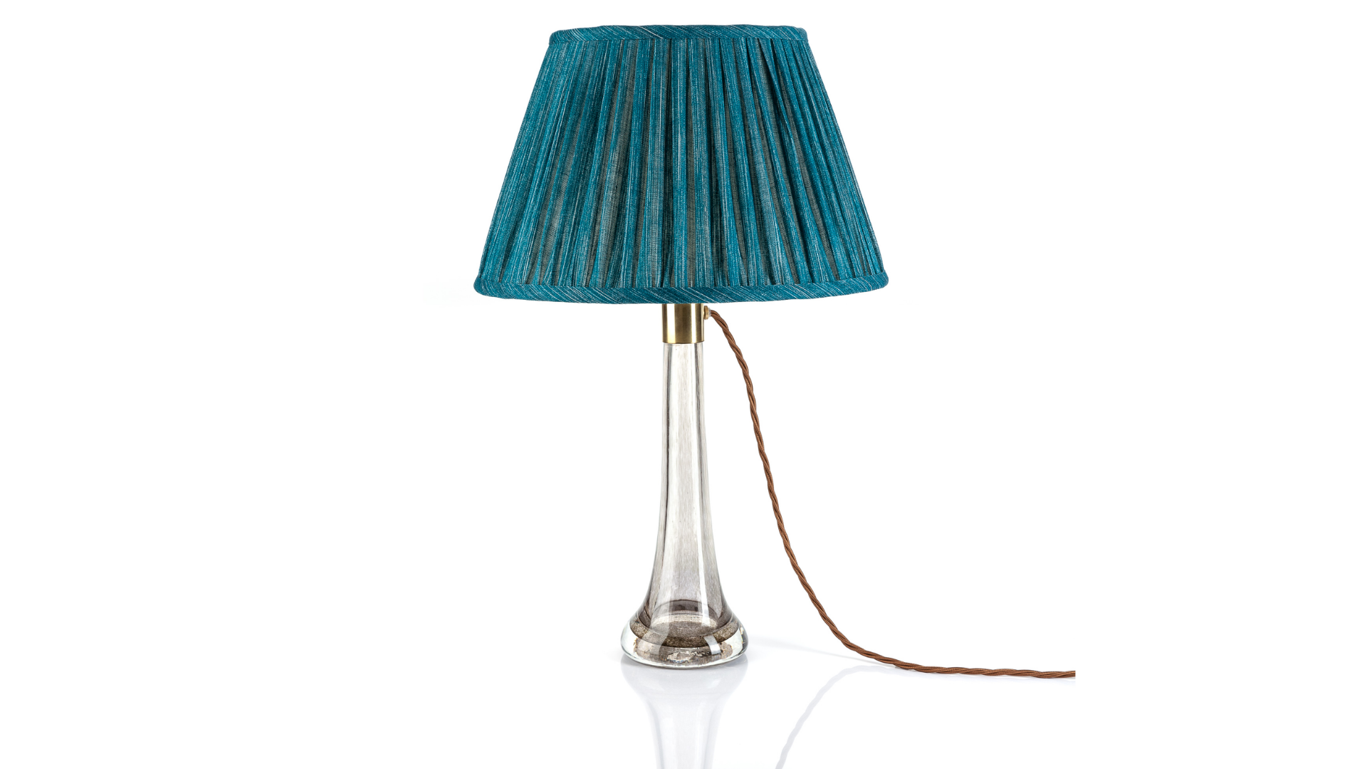 alt="fermoie blue round lampshade"