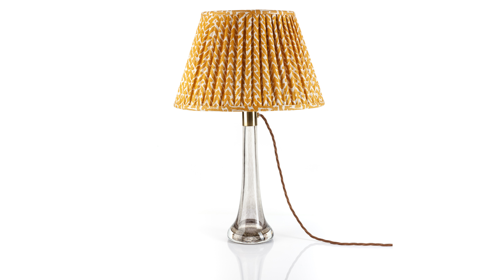 alt="fermoie yellow round lampshade"