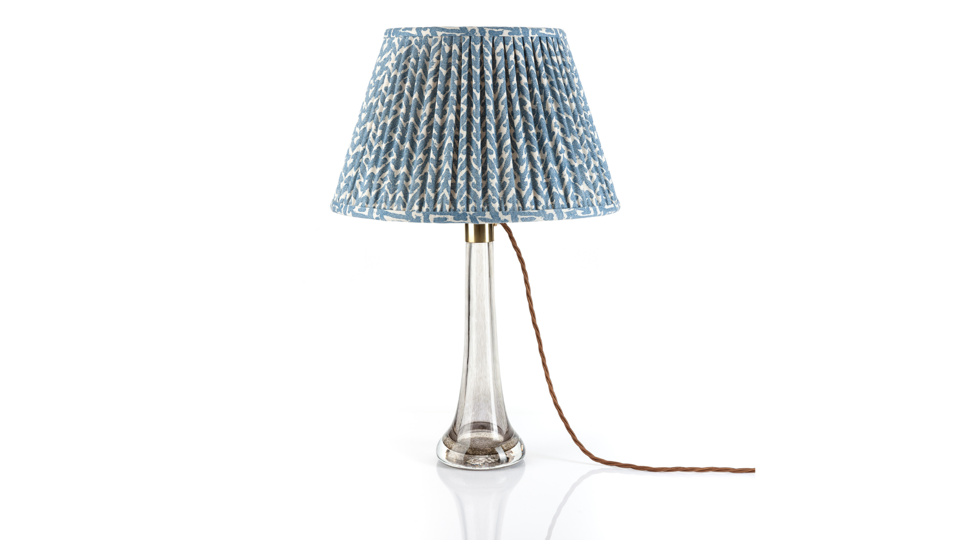 alt="fermoie blue round lampshade"