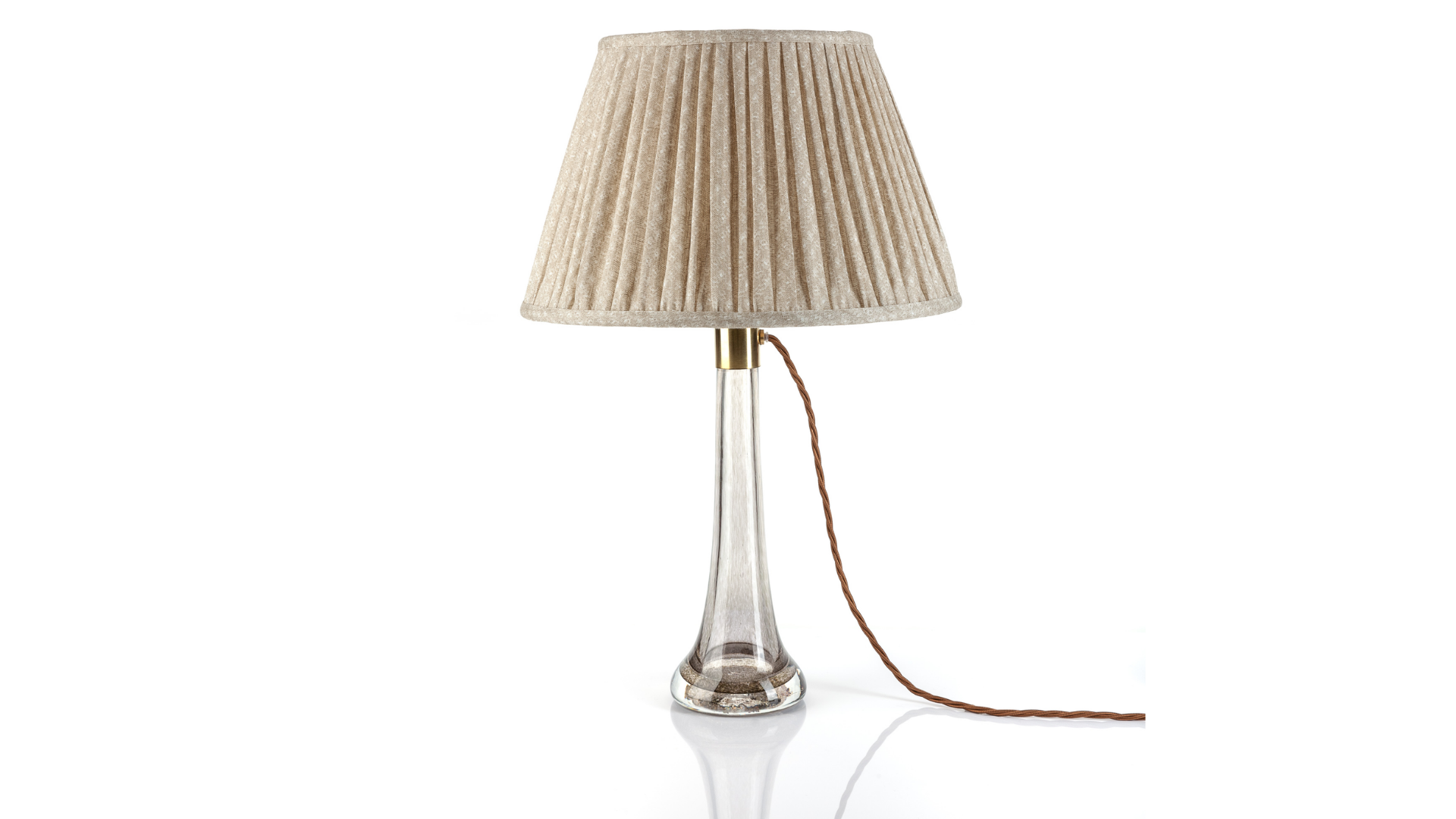 alt="fermoie ecru round lampshade"